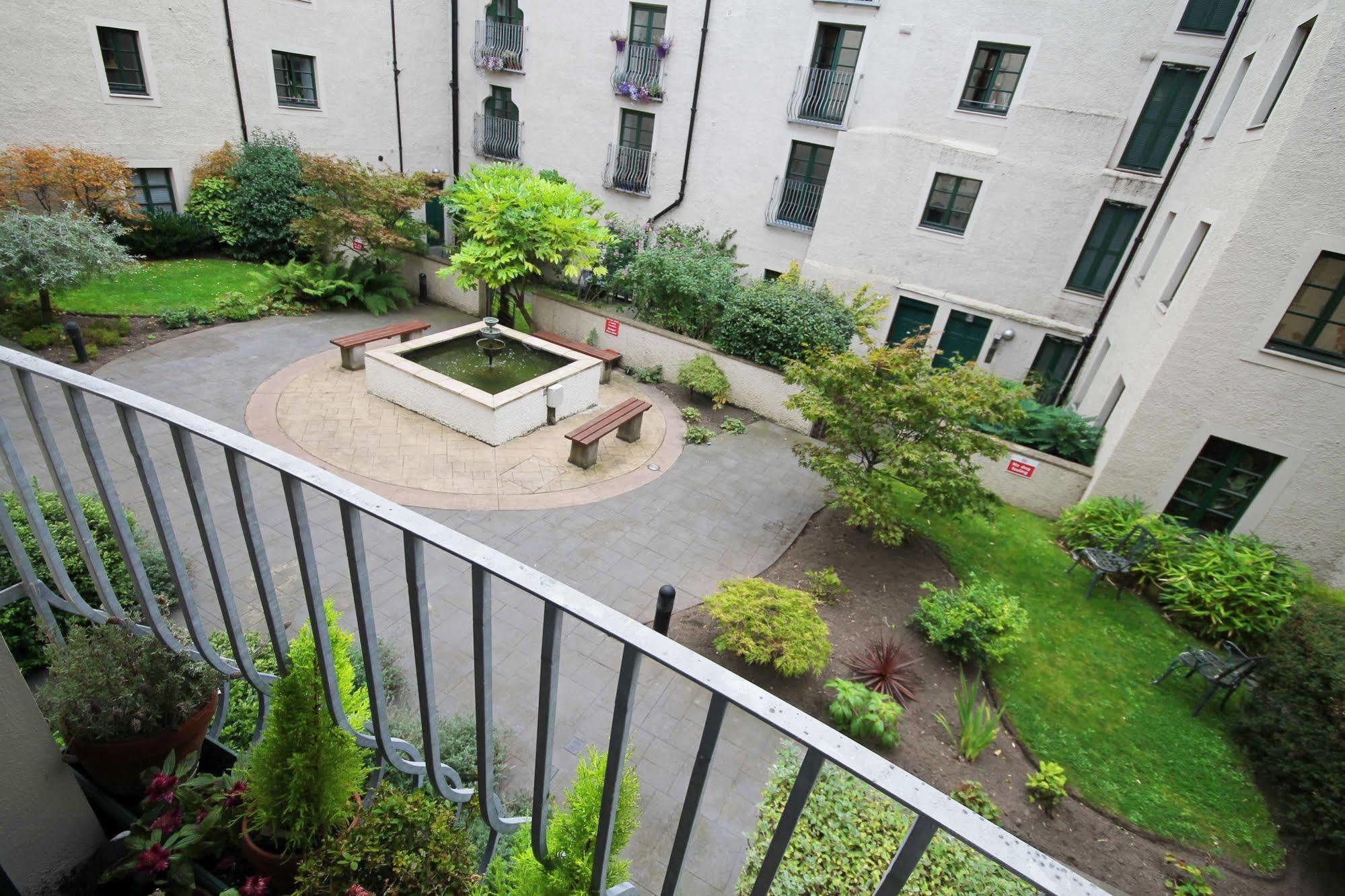 Edinburgh City Center Coady Apartment Sleeps 5 Free Car Park Space Exterior photo